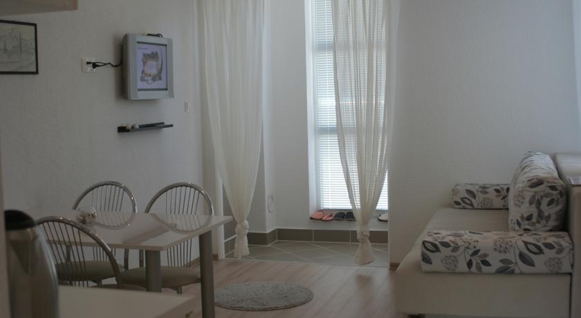Apartment Elma Високо Екстериор снимка