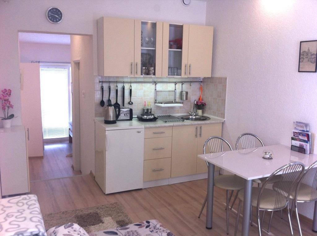 Apartment Elma Високо Екстериор снимка